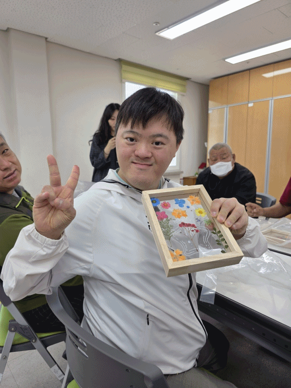 a428cd677ed792d2ad5108402ee9d672_1746612008_3794.gif